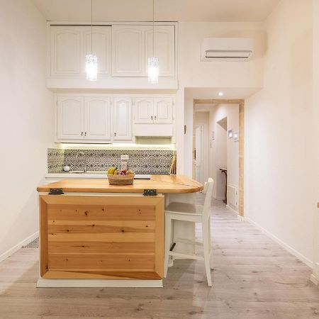 Marco'S Stylish Home In The Heart Of Каляри Екстериор снимка